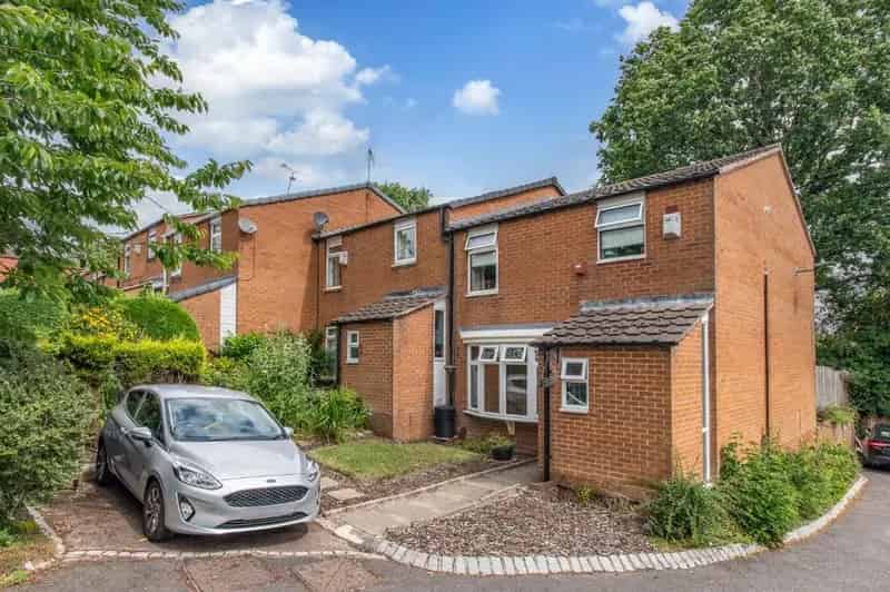 3 Bedroom End Terrace House for Sale