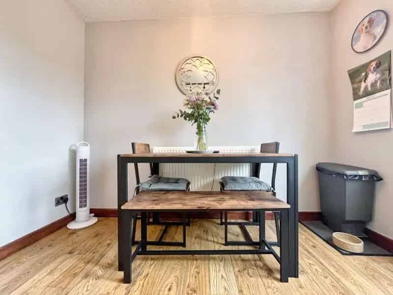 2 bed house for sale