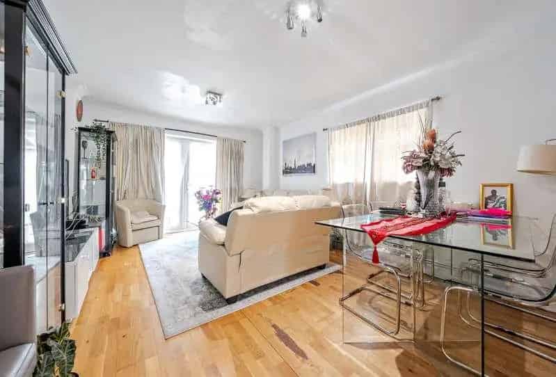 3 Bed House for Sale Near Colliers Wood