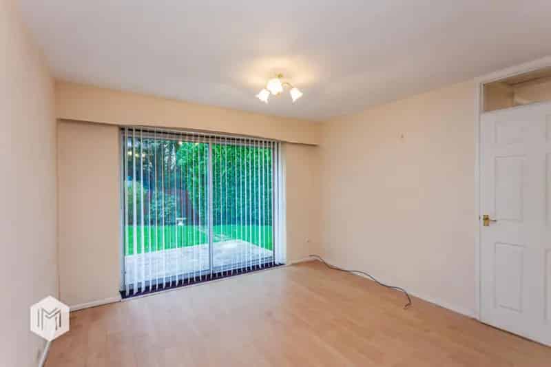 2 Bedroom Bungalow for Sale Lostock Near Manchester Train Station