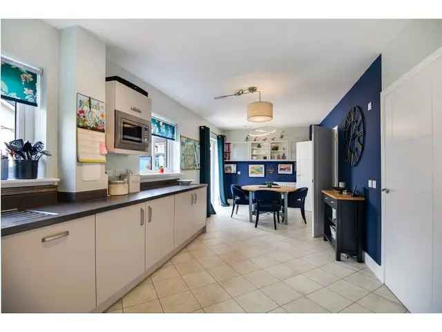 4 Bedroom Detached House for Sale in Woodilee Village