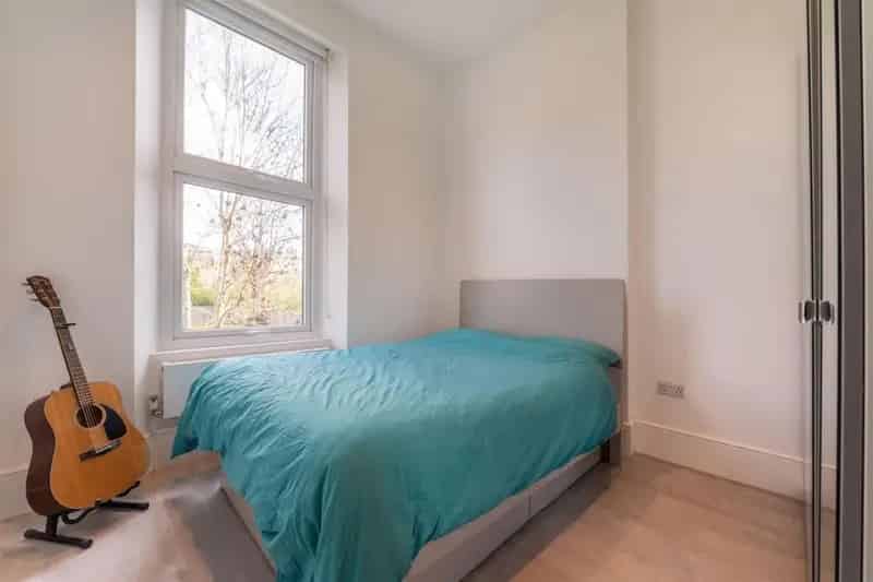 1 bedroom Flat
 To Let 
Total Size: 325 SQ FT