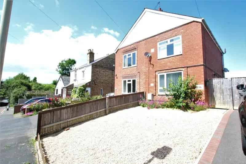 2 Bedroom Semi Detached House to Rent Tuffley Lane