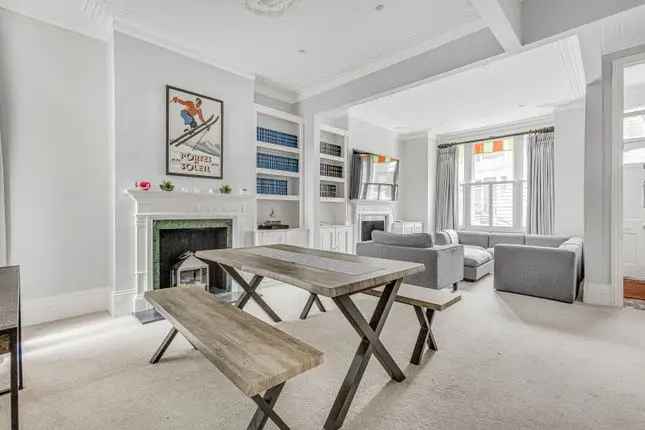 Terraced House to Rent in Clapham Junction SW11