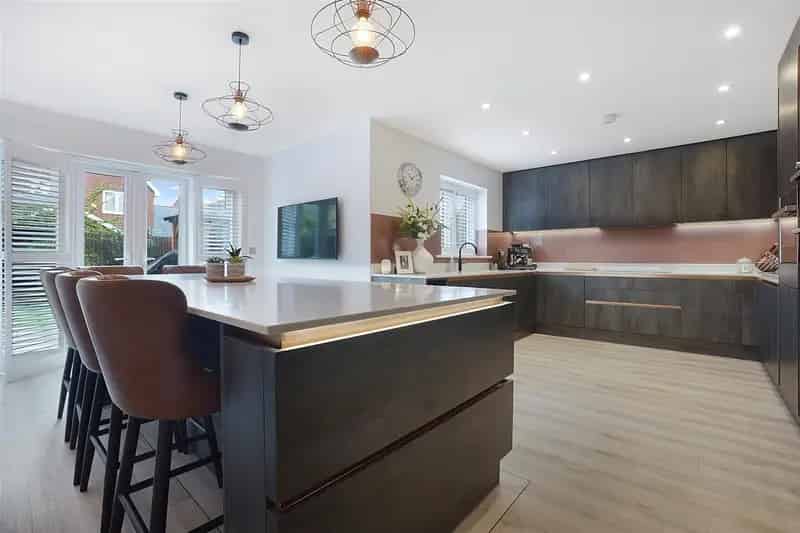 4 Bedroom Detached House for Sale in Holborough Lakes