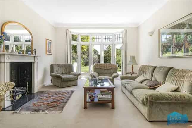 Four Bedroom Detached House for Sale in London N2
