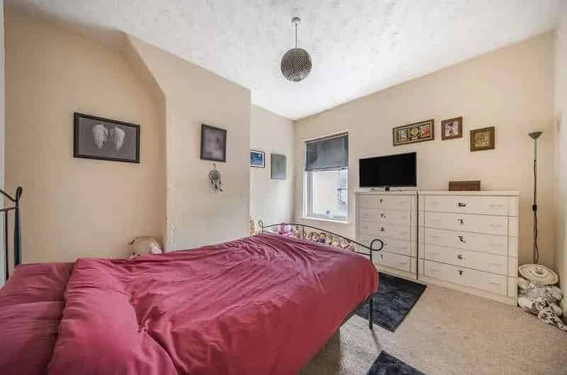 2 Bed House for Sale - Ideal Investment Opportunity