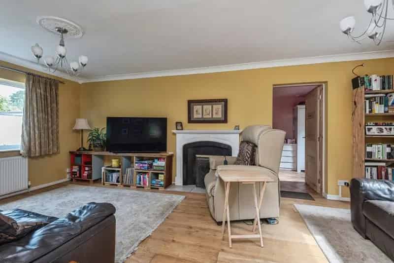 House For Sale , Huddersfield Road, Kirklees, England