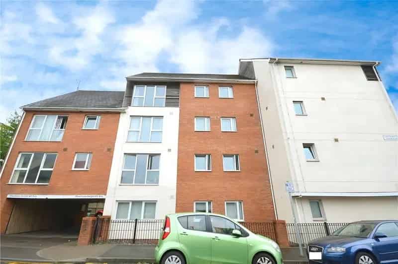 2 Bedroom Apartment Near City Centre For Sale