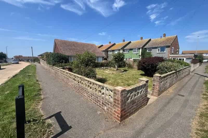 3 Bed Bungalow with Planning Permission for Extension