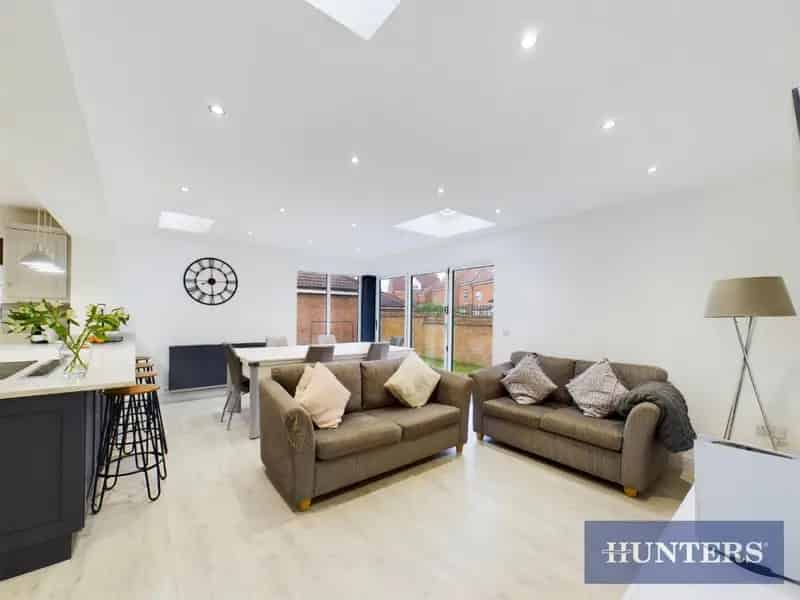 4 Bedroom Detached House For Sale in Bridlington