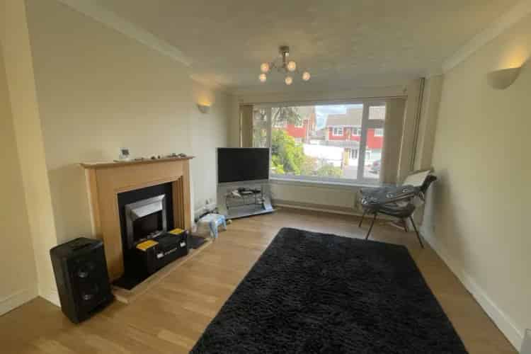 4 Bed Semi-Detached House Chandlers Ford Zero Deposit Available