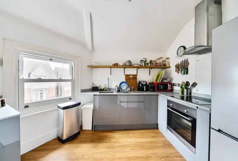 2 Bedroom Victorian Flat for Sale near Streatham High Road