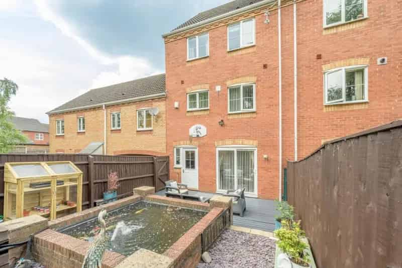 3 Bed Semi-Detached House for Sale