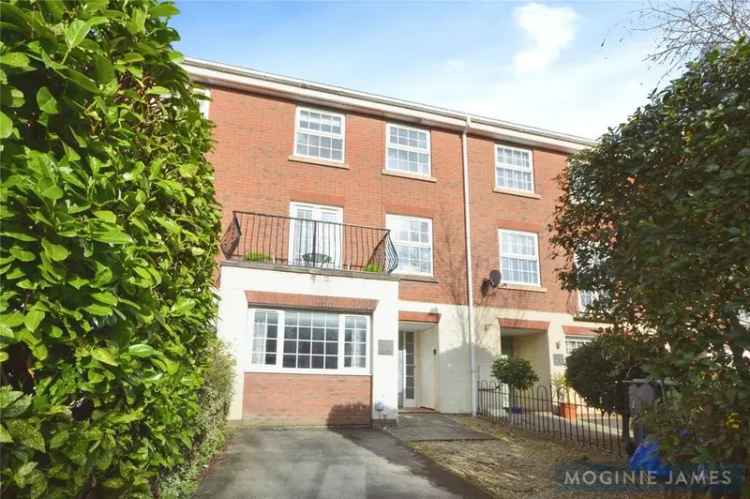 6 Bedroom Terraced House for Sale