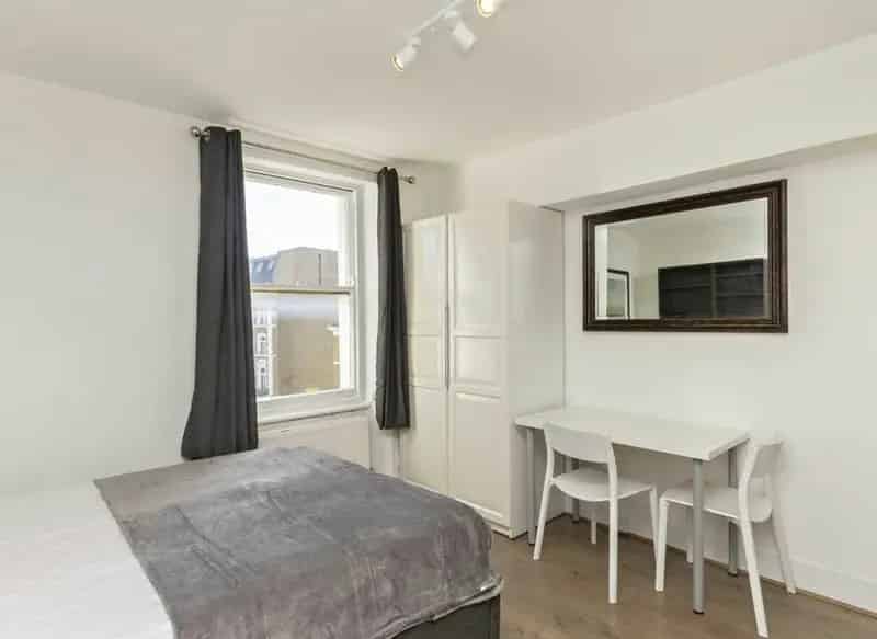 Refurbished Studio Flat Near Earls Court