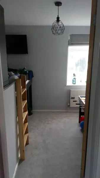 House For Rent in Borough of Runnymede, England