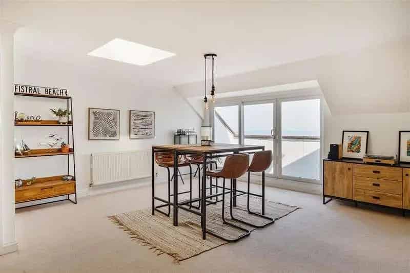 2 bed flat for sale