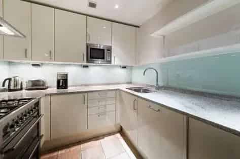 1 Bedroom Flat 62m² London Near Kensington Palace