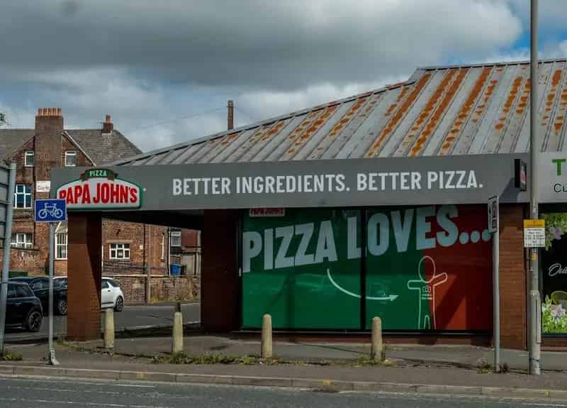Retail Unit To Let - Double Frontage - Bury
