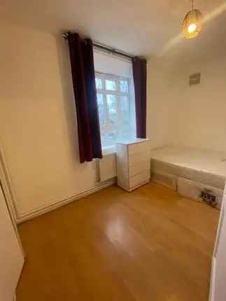 Flat to rent in Retreat Place, London E9