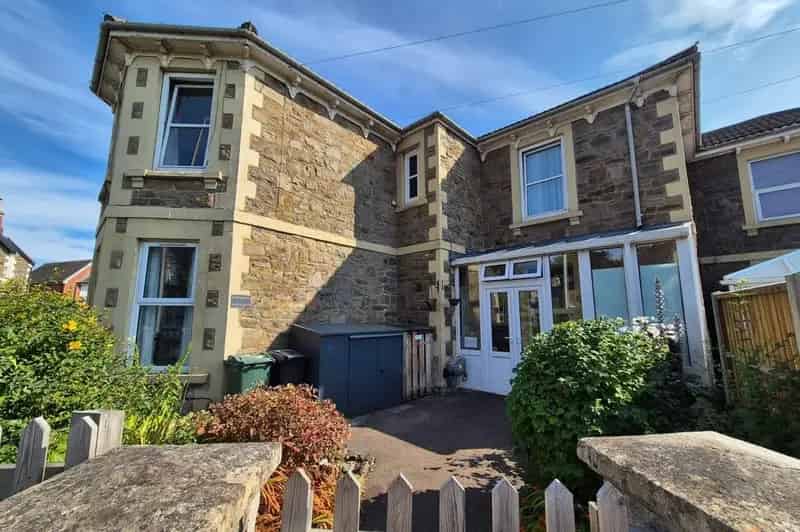 2 Bedroom Flat for Sale in Clevedon, North Somerset
