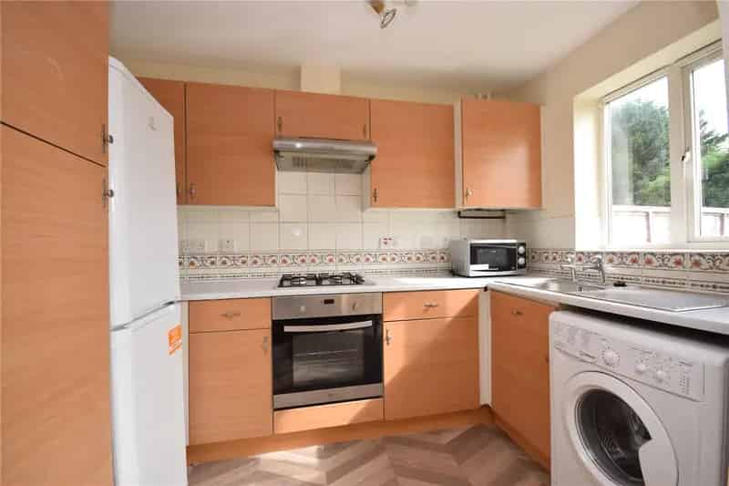 Three Bedroom Semi-Detached House for Rent in Meanwood