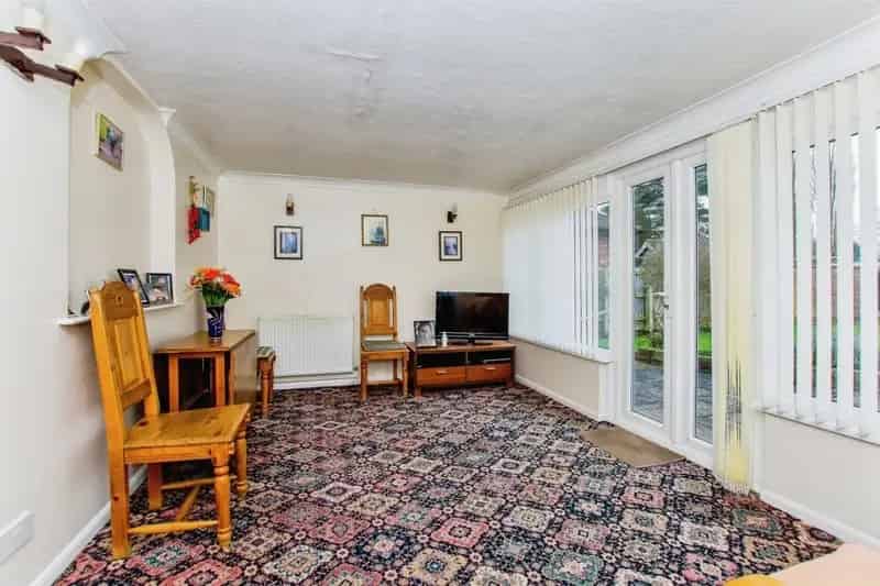 Two Bedroom Detached Bungalow with Large Garden and Garage