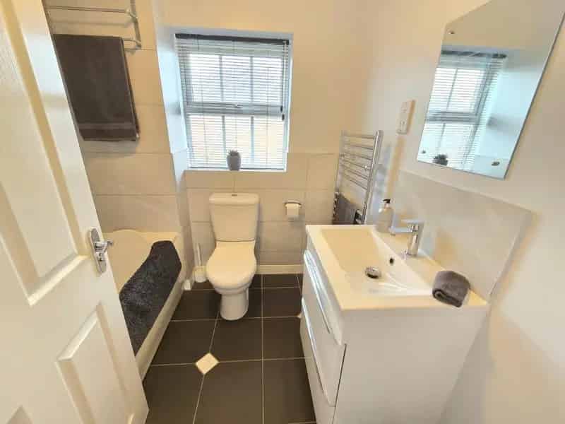 5 Bed Detached House For Sale