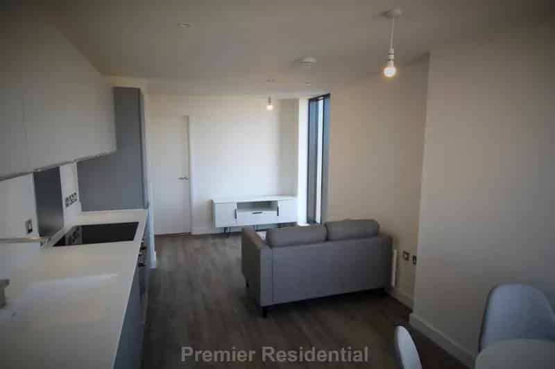 2 Bedroom Apartment Birmingham City Centre Bank Development