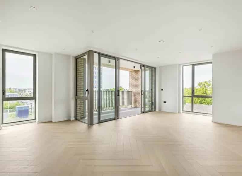 Flat For Sale , London, England