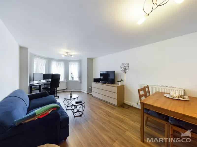 1 bedroom Flat
 To Rent