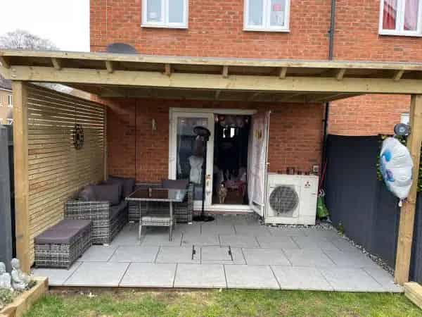 Large 4 Bed House Near Schools Town Centre Train Station