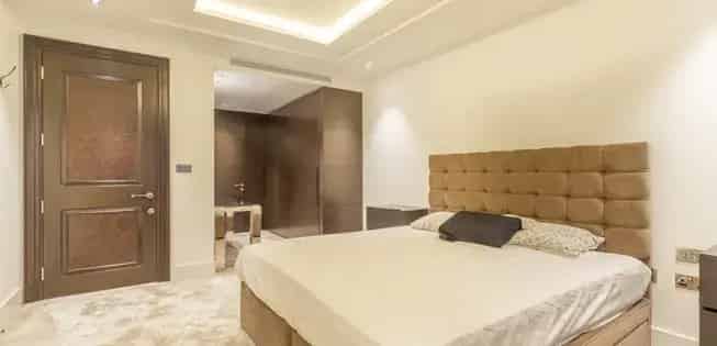 2 Bedroom Apartment in London's Trinity House