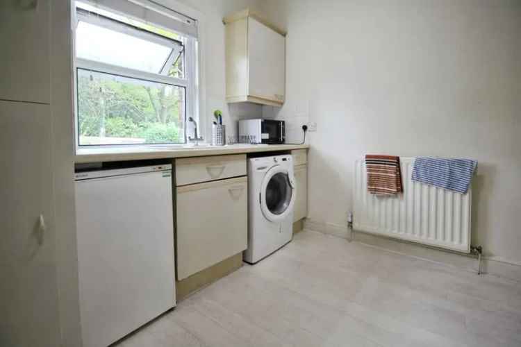 2 Bedroom Flat to Rent Wilmslow Cheshire SK9 Available May