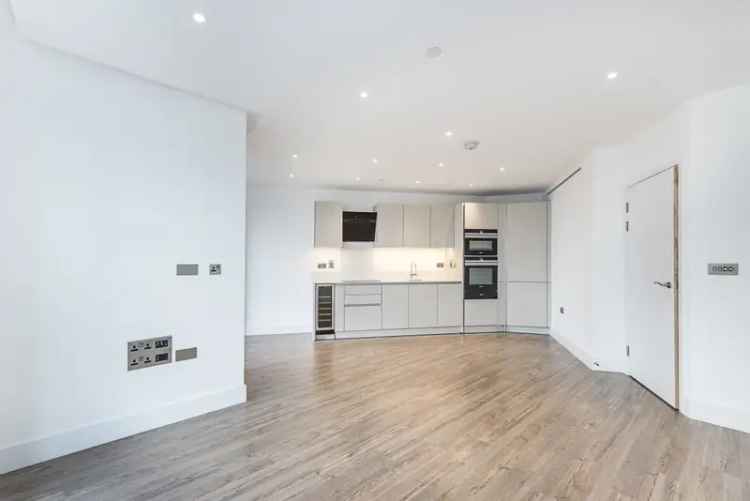 1 Bedroom Apartment to Rent in Aldgate Place City of London
