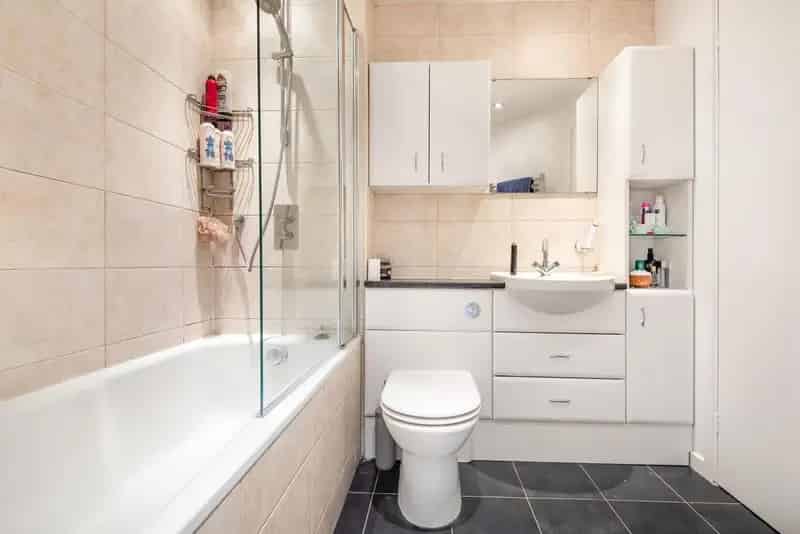 Wimbledon 2-Bedroom Flat Top Floor Modern Open Plan