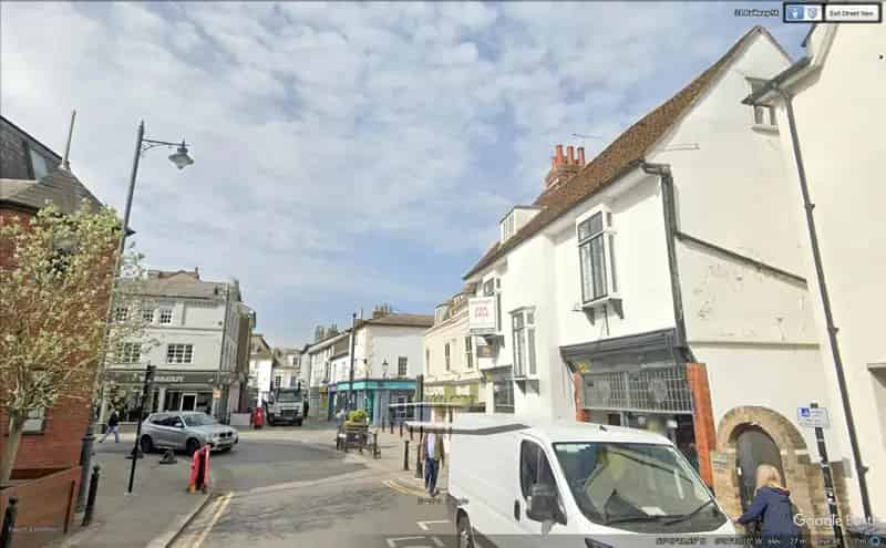 Town Centre Offices and Retail Investment 950 sq ft