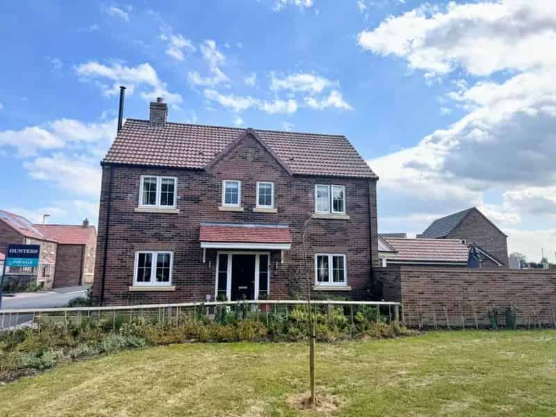 4 bedroom House
 For Sale