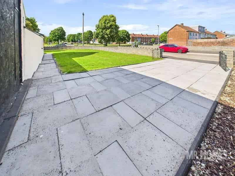 3 Bed Semi-Detached House For Sale
