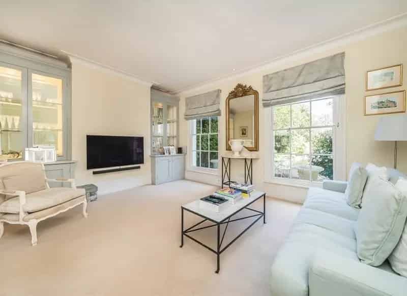 Elegant Period Home with 5 Bedrooms Modern Kitchen and Garden