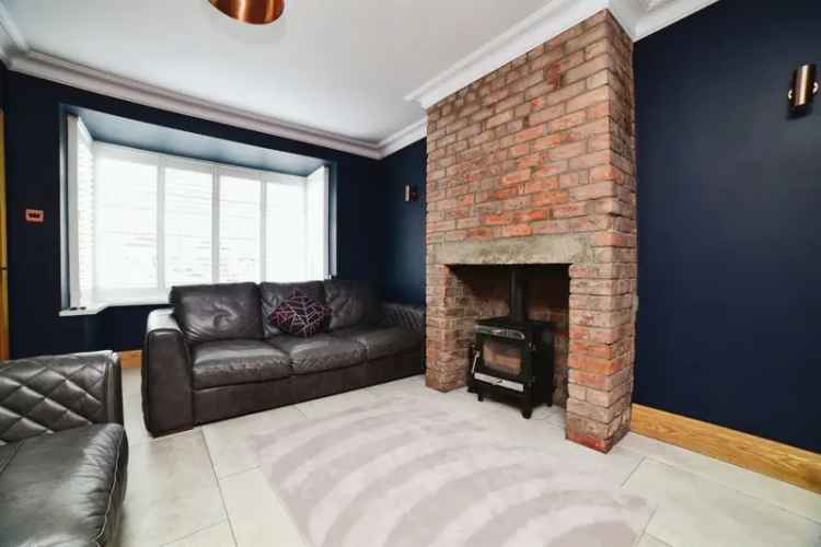Luxury Four-Bedroom Semi-Detached Home in Hull