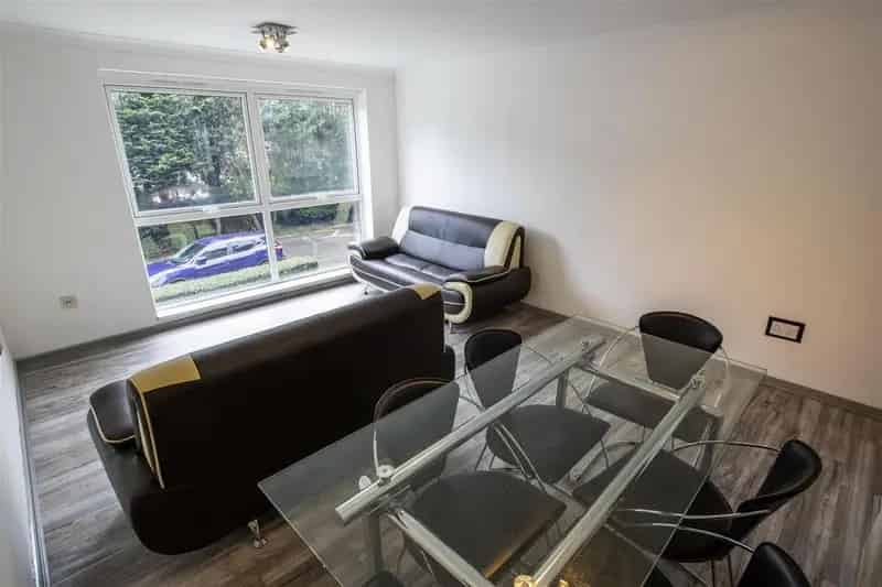 2 Bedroom Student Flat 2025 2026 Academic Year