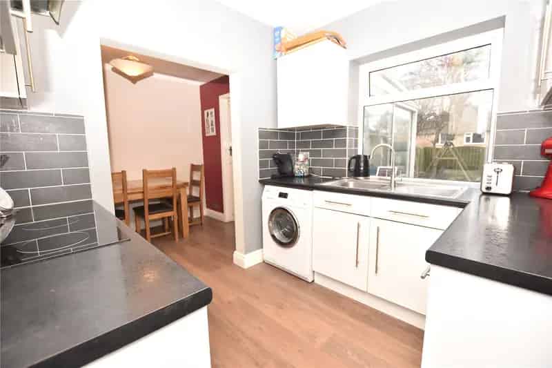 Semi Detached House Two Double Bedrooms Modern Bathroom Conservatory Off Street Parking