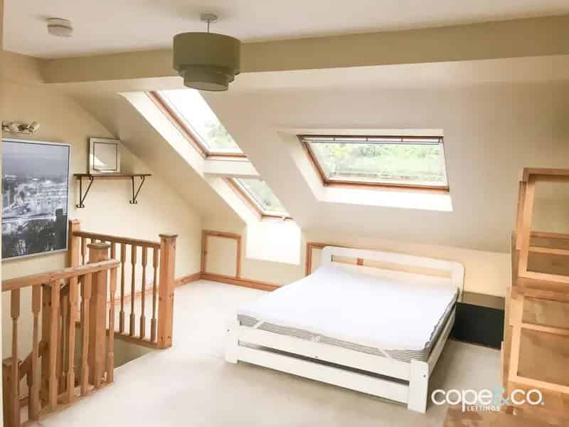 5 Bedroom End of Terrace House to Rent