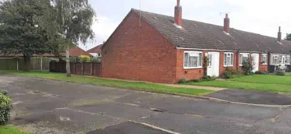 2 Large Bedroom House with Garden - Pets Allowed