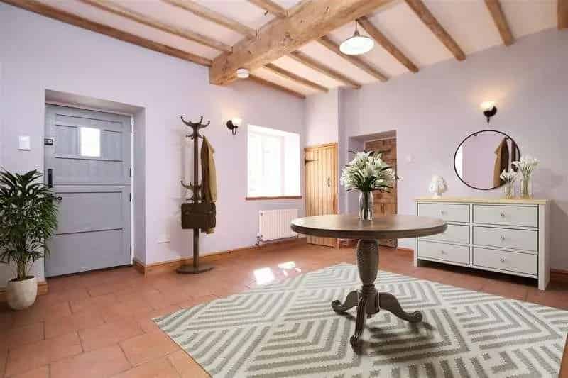 5 bed house for sale