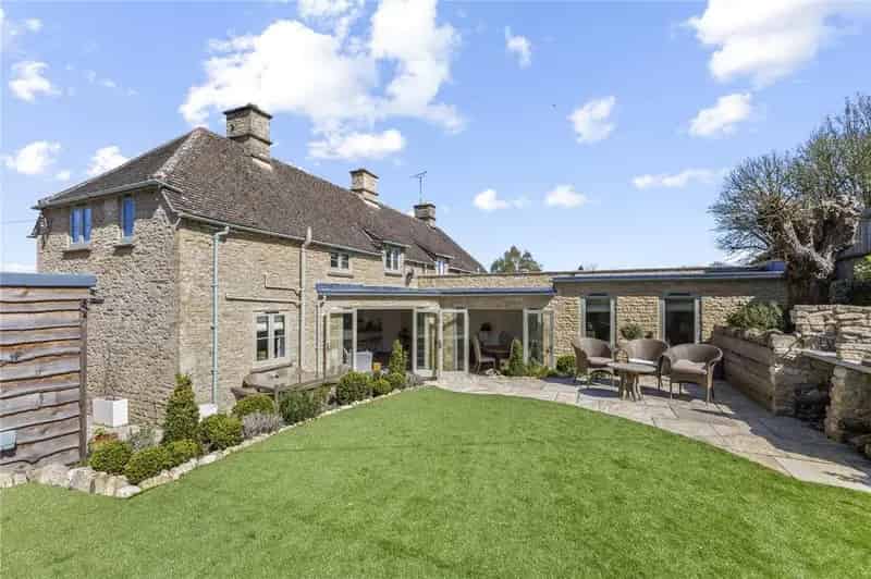 4 Bedroom Cotswold Cottage For Sale