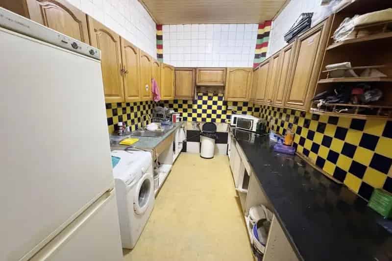 3 Bedroom Flat for Sale in South Glasgow