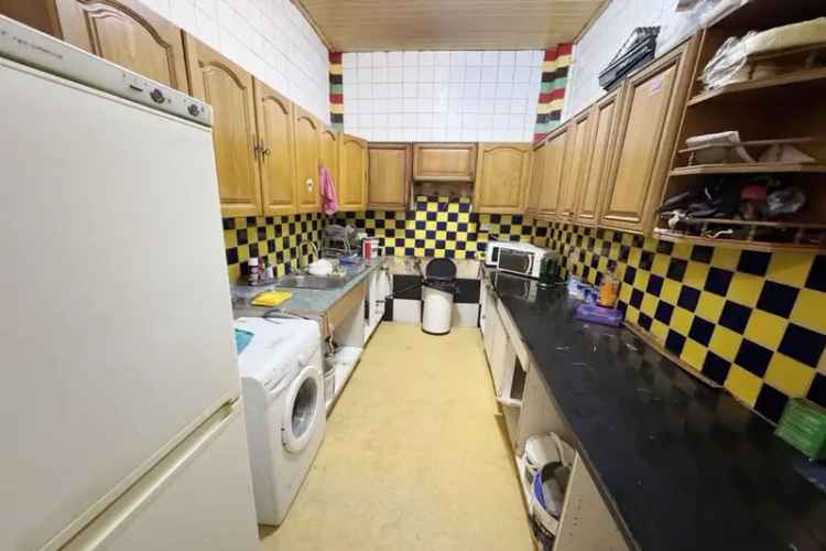 3 Bedroom Flat for Sale in South Glasgow